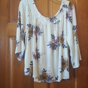 Signature studio top